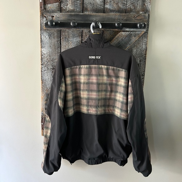 Men's Vintage Sunice Gore-Tex Full Zipper Light Weight Jacket - Black & Plaid - Picture 2 of 4